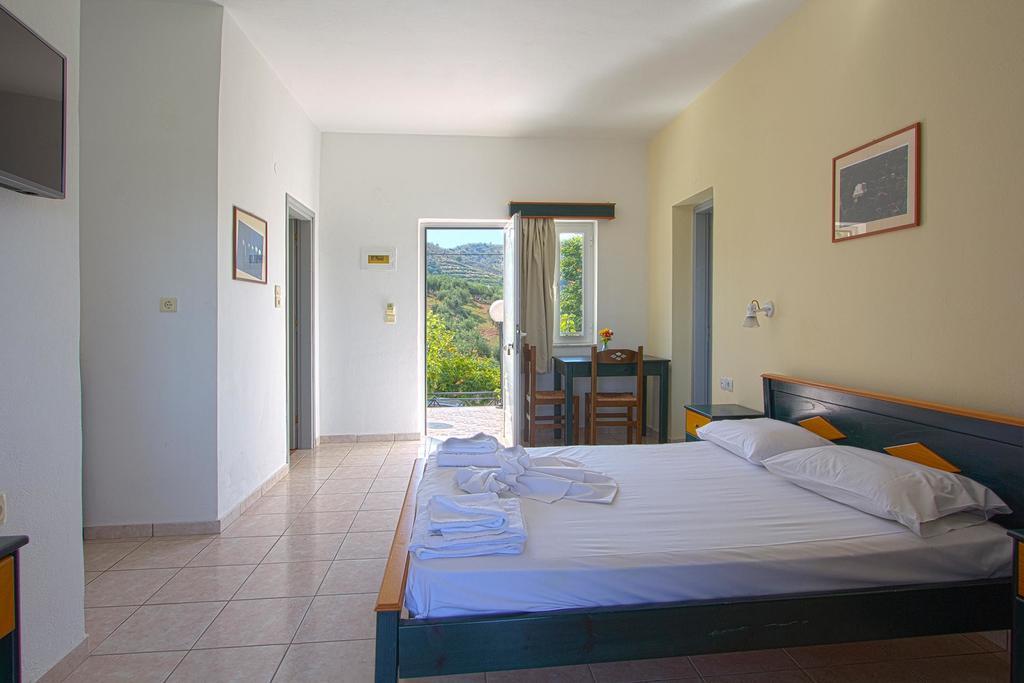 Pinelopi Apartments Georgioupoli Bagian luar foto