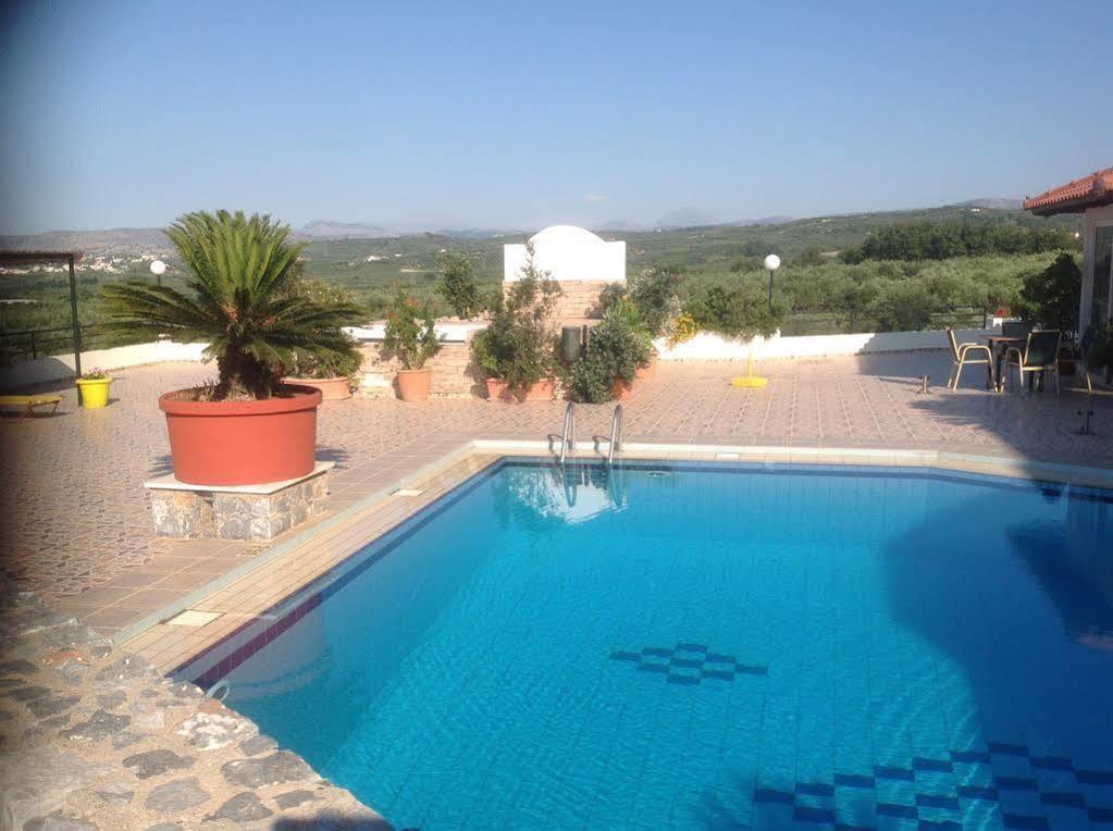 Pinelopi Apartments Georgioupoli Bagian luar foto