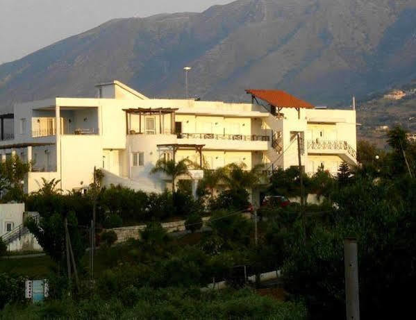 Pinelopi Apartments Georgioupoli Bagian luar foto