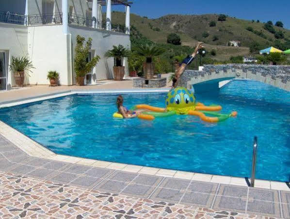 Pinelopi Apartments Georgioupoli Bagian luar foto