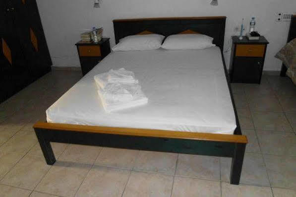 Pinelopi Apartments Georgioupoli Bagian luar foto