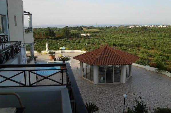 Pinelopi Apartments Georgioupoli Bagian luar foto