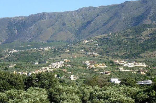 Pinelopi Apartments Georgioupoli Bagian luar foto
